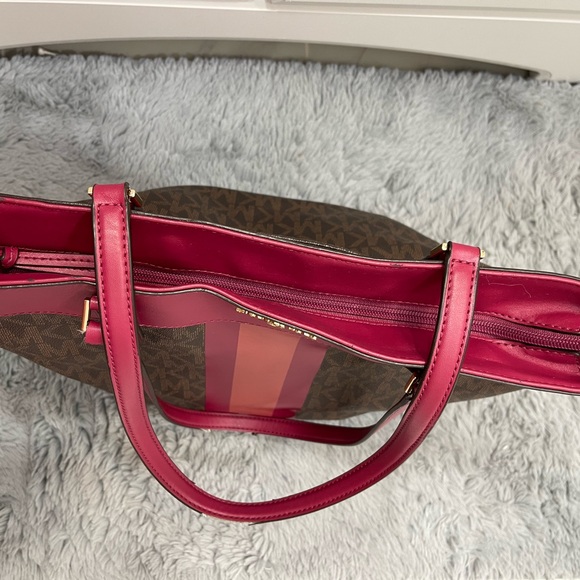 Large Michael Kors bags - Picture 6 of 16